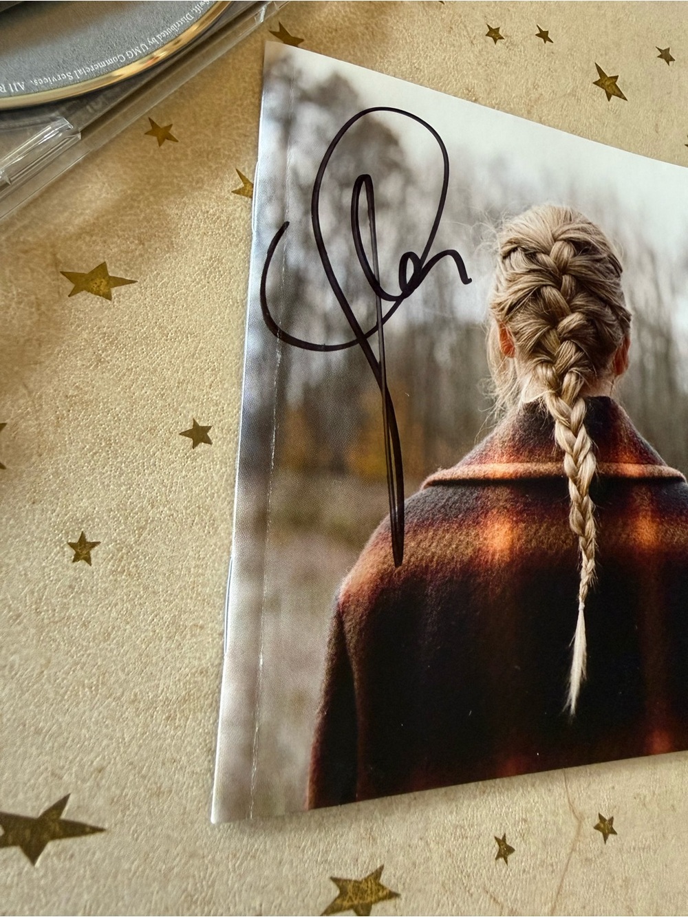 SOLD Taylor Swift Signed Evermore CD - Picture 4 of 10